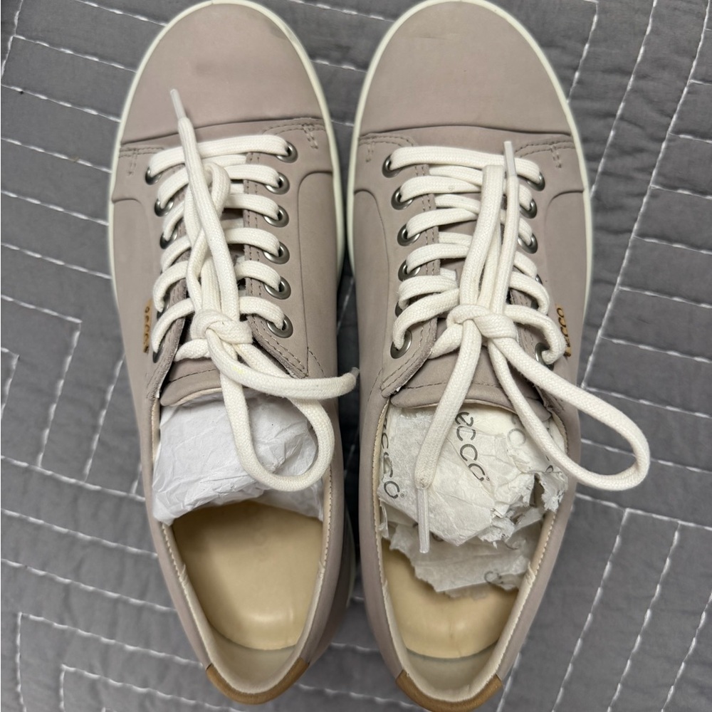 Ecco Grey Leather Lace-Up Sneakers